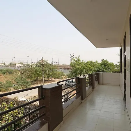 Hotel Oyo 14791 Homeystay Comfort Faridabad