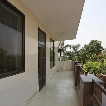 Oyo 14791 Homeystay Comfort Hotel 3*
